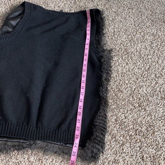 🎀 3/$20 Maurices women’s small faux fur vest - Picture 6 of 6